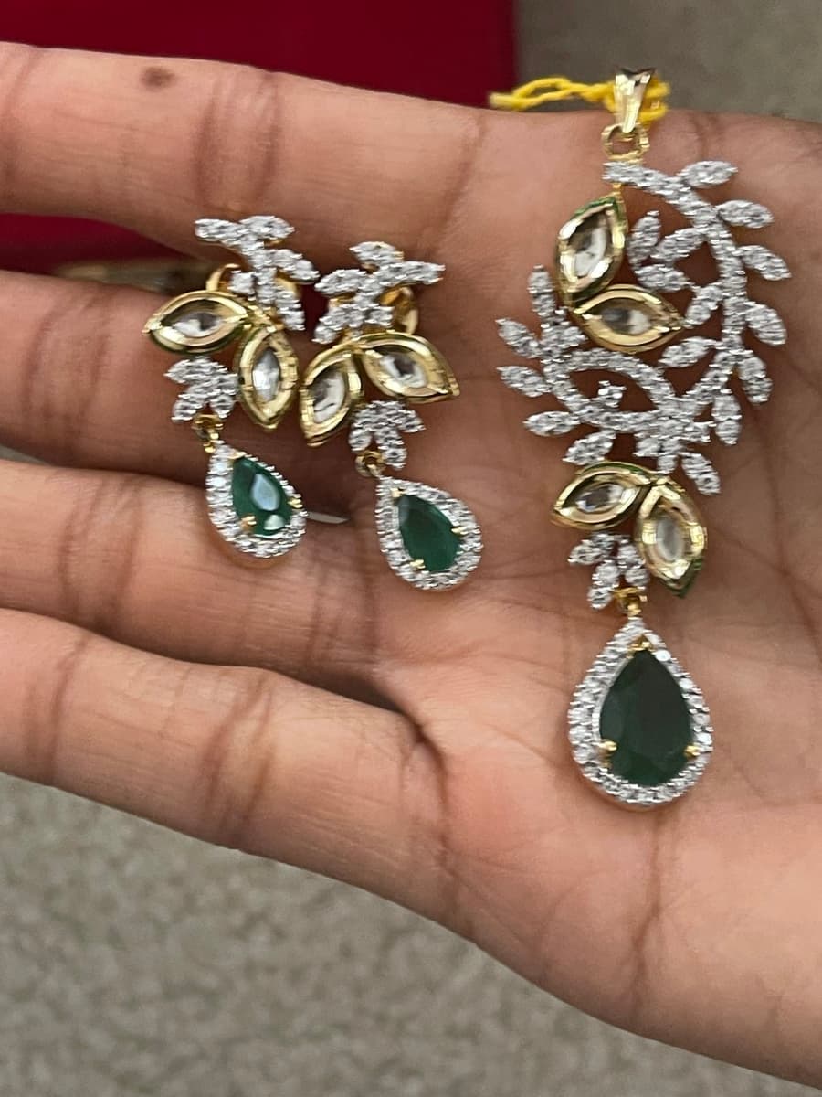 High Quality American Diamond, Cubic Zirconia, Kundan and Qreen Quartz Leaf Pendant and Earring set