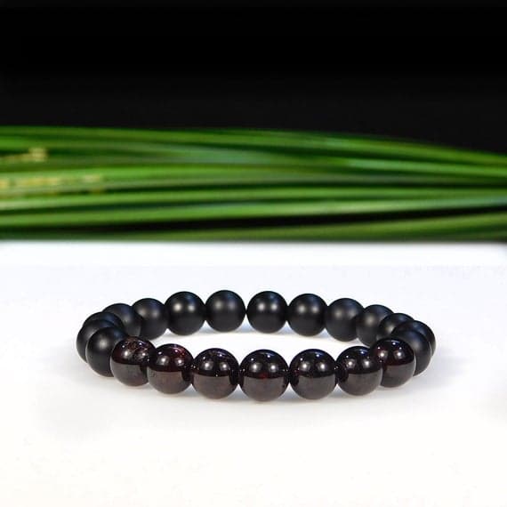 Jewelry Energy 8mm Stretchable Black & Red Garnet and Matte Onyx Bracelet Round, Smooth 7" for mens, womens, gf, bf & Adult.