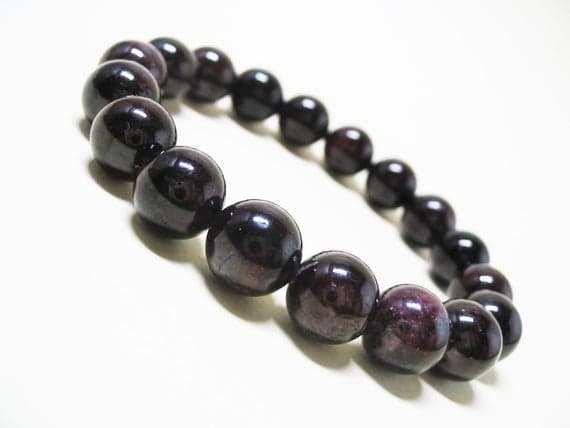 Galaxy Jewelry 10mm Stretchable red Wine Garnet Bracelet Round, Smooth 7.5" for mens, womens, GF, BF, Adults.