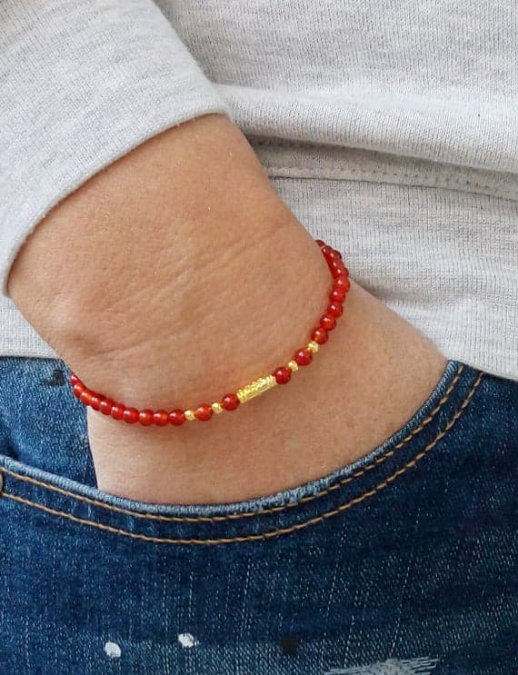24k gold Artisan Loose 4mm Red CARNELIAN Stretchable Bracelet Round, Smooth 18cm for mens, womens, gf, bf and adults.