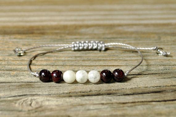 Wholesale 6mm adjustable white & red Moonstone, Garnet Bracelet Round, Smooth 7" for mens, womens, GF, BF, Adults.