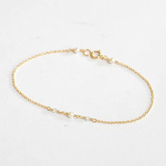 24k gold Plated top quality 3mm stacking White Tiny Freshwater Pearl and Moonstone  Bracelet Round, Faceted 7" for mens, womens, gf, bf & Adult.