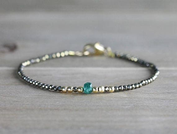 24k gold Artisan Loose 2-4mm Green Emerald & Pyrite stacking Bracelet Round, Faceted 18cm for mens, womens, gf, bf and adults.