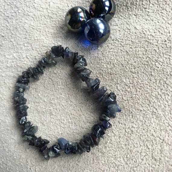 Iolite (water sapphire) rough gemstone (certified) crystal healing plain stretch bracelet Code- WAR6639