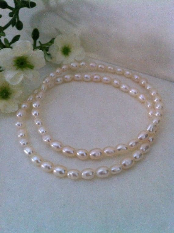 memorial gift 4-5x3 mm Stretchable white White Freshwater Rice Pearl Bracelet Oval, Smooth 7" for mens, womens, GF, BF, Adults.